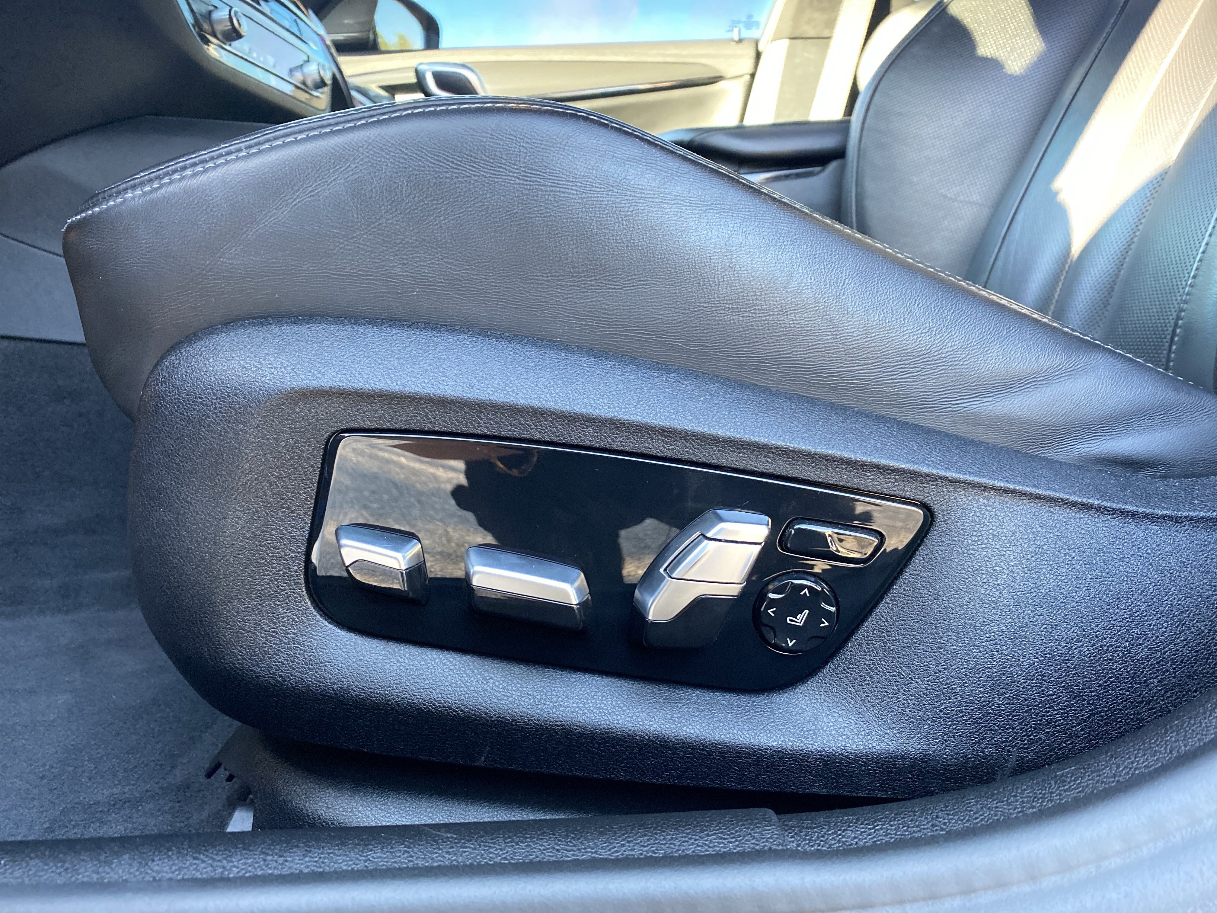 Used 2021 BMW M5 w/ Executive Package image 26