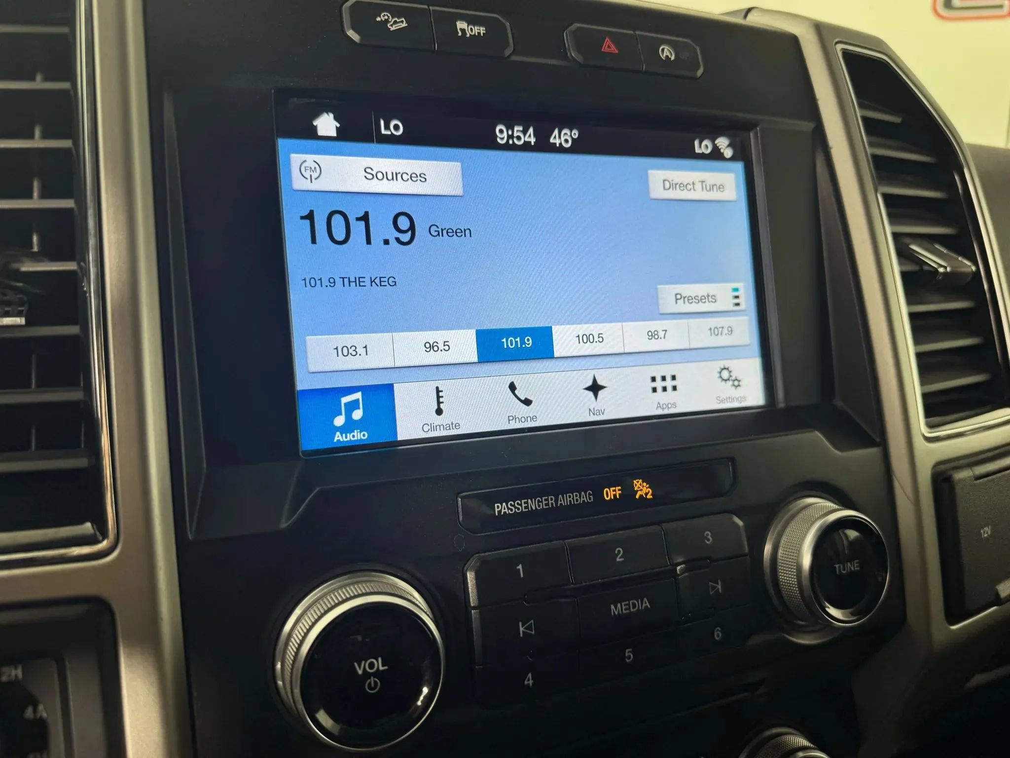 Used 2018 Ford F150 Lariat w/ Equipment Group 502A Luxury AWD/4WD image 20