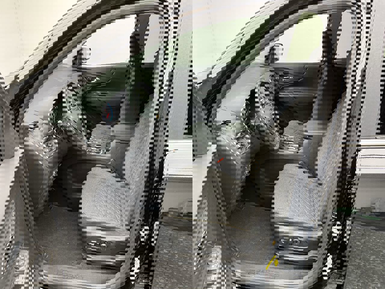 Certified 2023 Chevrolet Equinox LT image 3