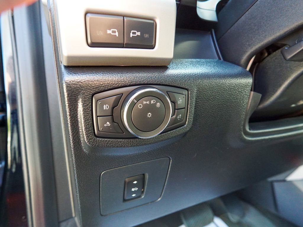 Used 2016 Ford F150 Lariat AWD/4WD image 22