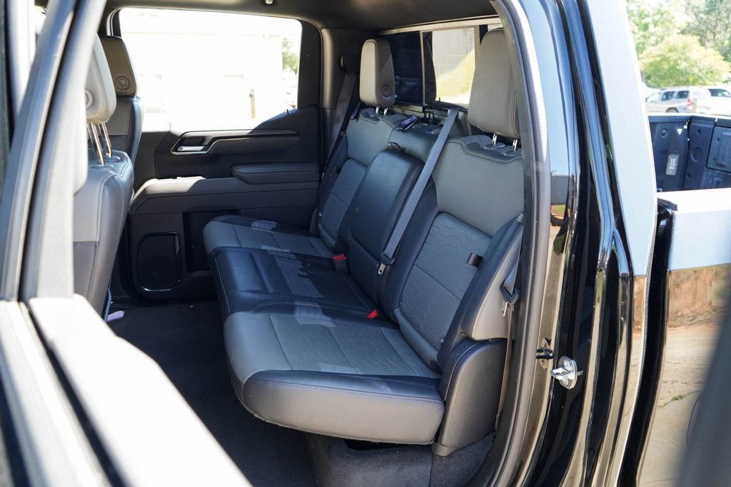 Used 2022 Chevrolet Silverado 1500 ZR2 w/ Technology Package AWD/4WD image 9