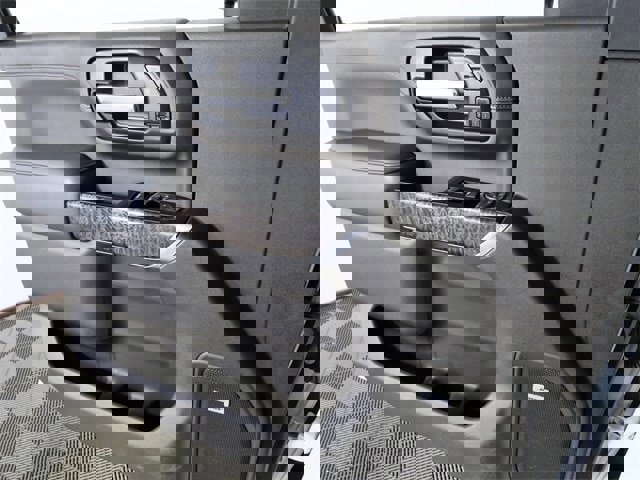 Used 2023 GMC Sierra 3500 Denali w/ Denali Ultimate Package image 27