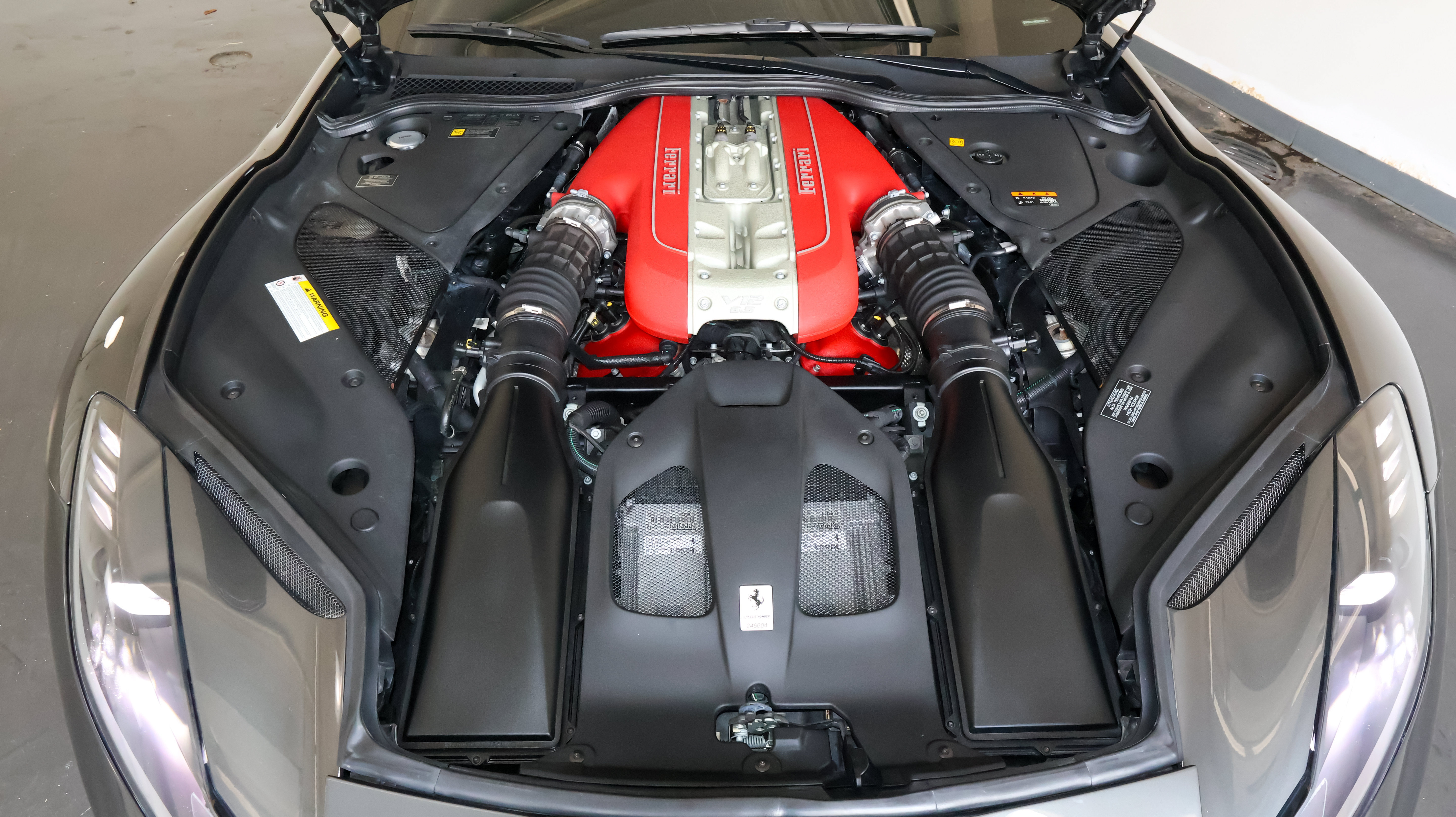 Used 2019 Ferrari 812 Superfast RWD image 51