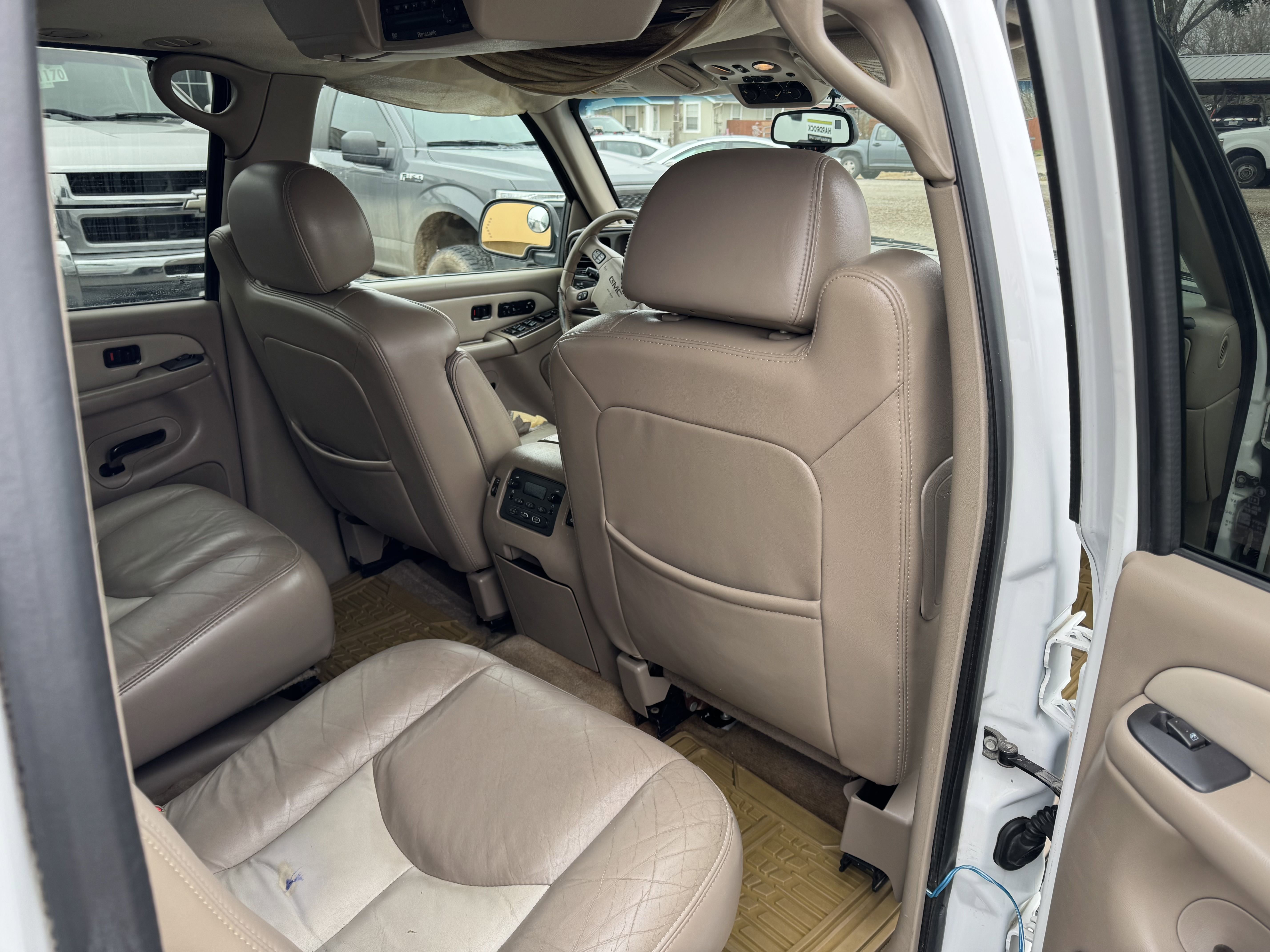 Used 2004 GMC Yukon XL Denali image 19