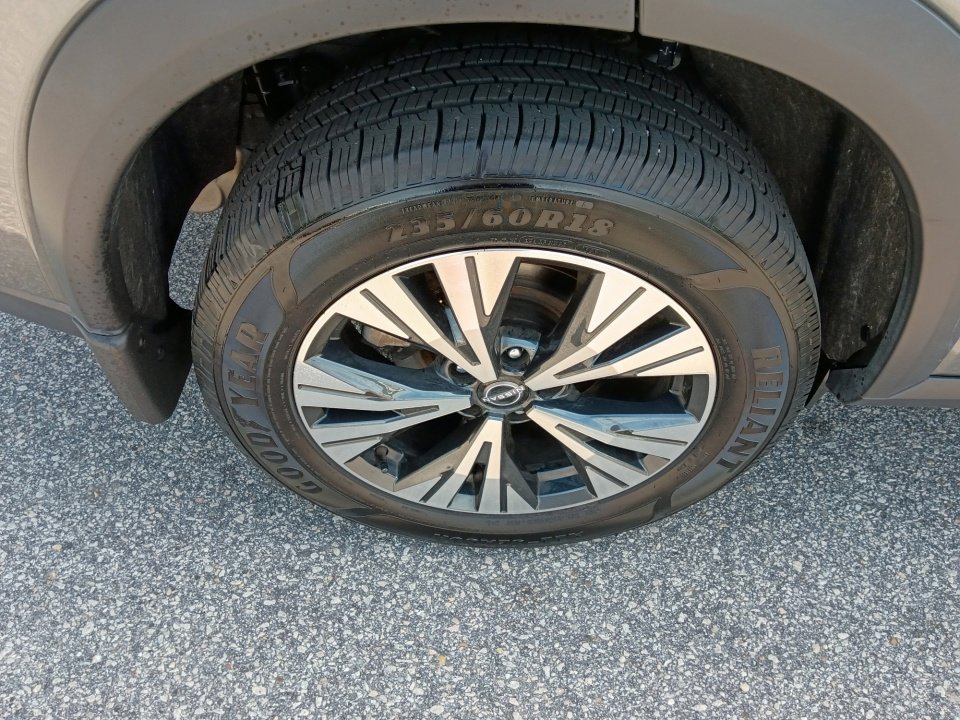 Used 2023 Nissan Rogue SV image 27