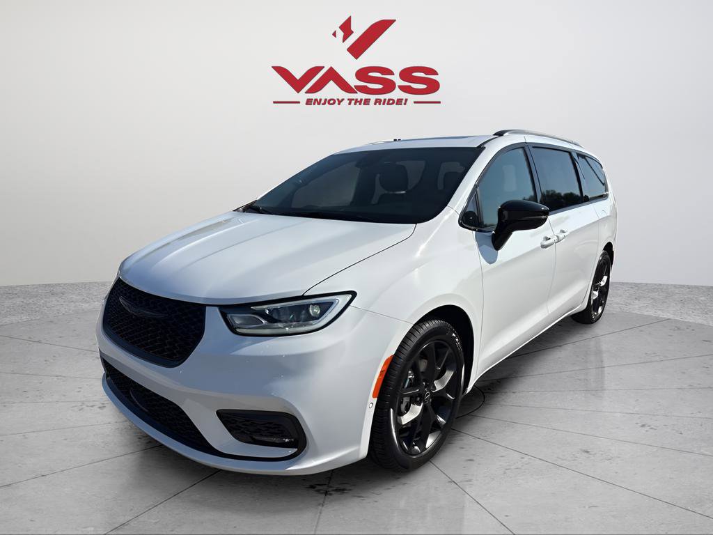 New 2026 Chrysler Pacifica Limited w/ S Appearance Package image 1