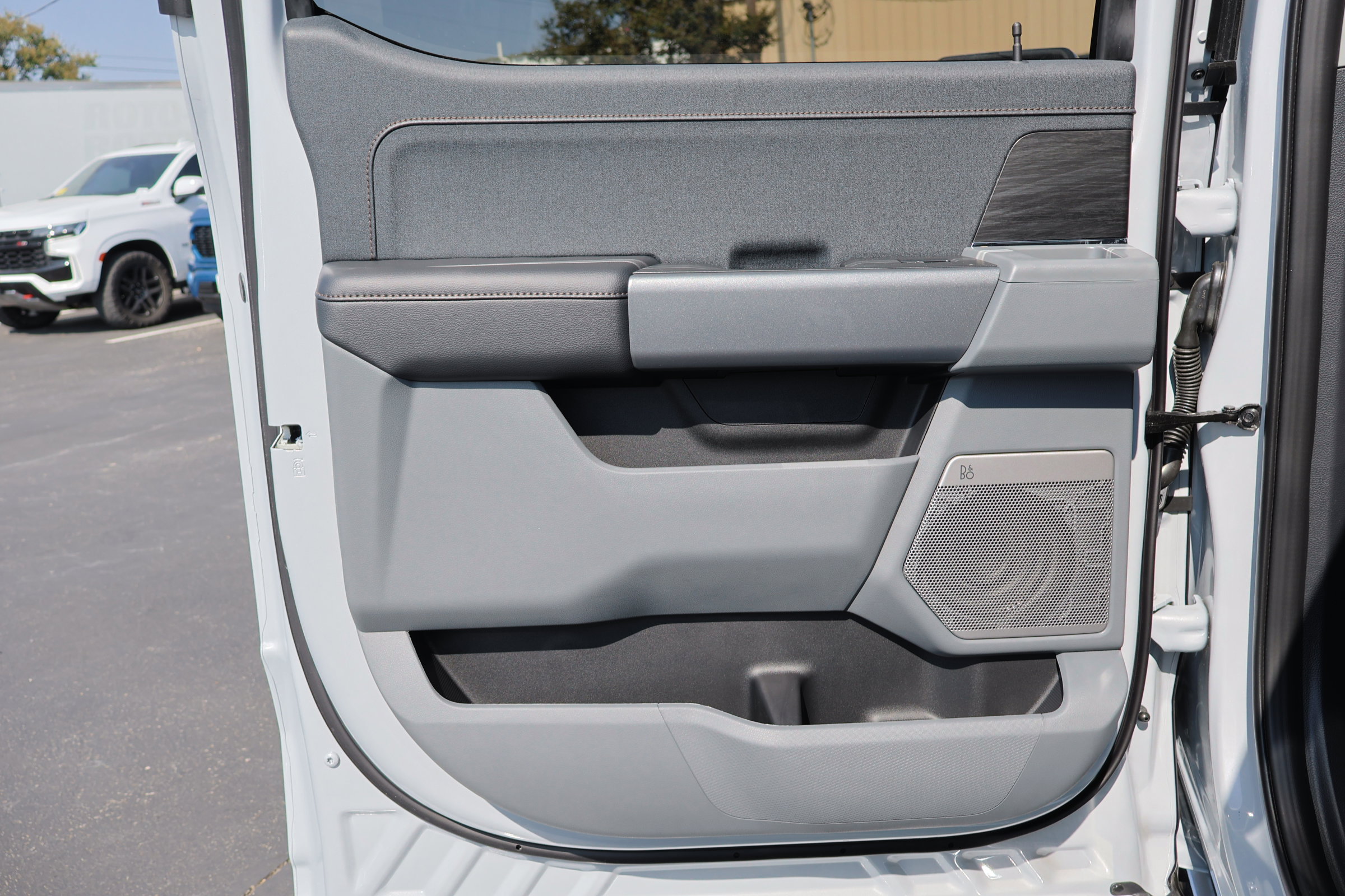 Certified 2025 Ford F150 Lariat w/ Equipment Group 501A Mid image 23