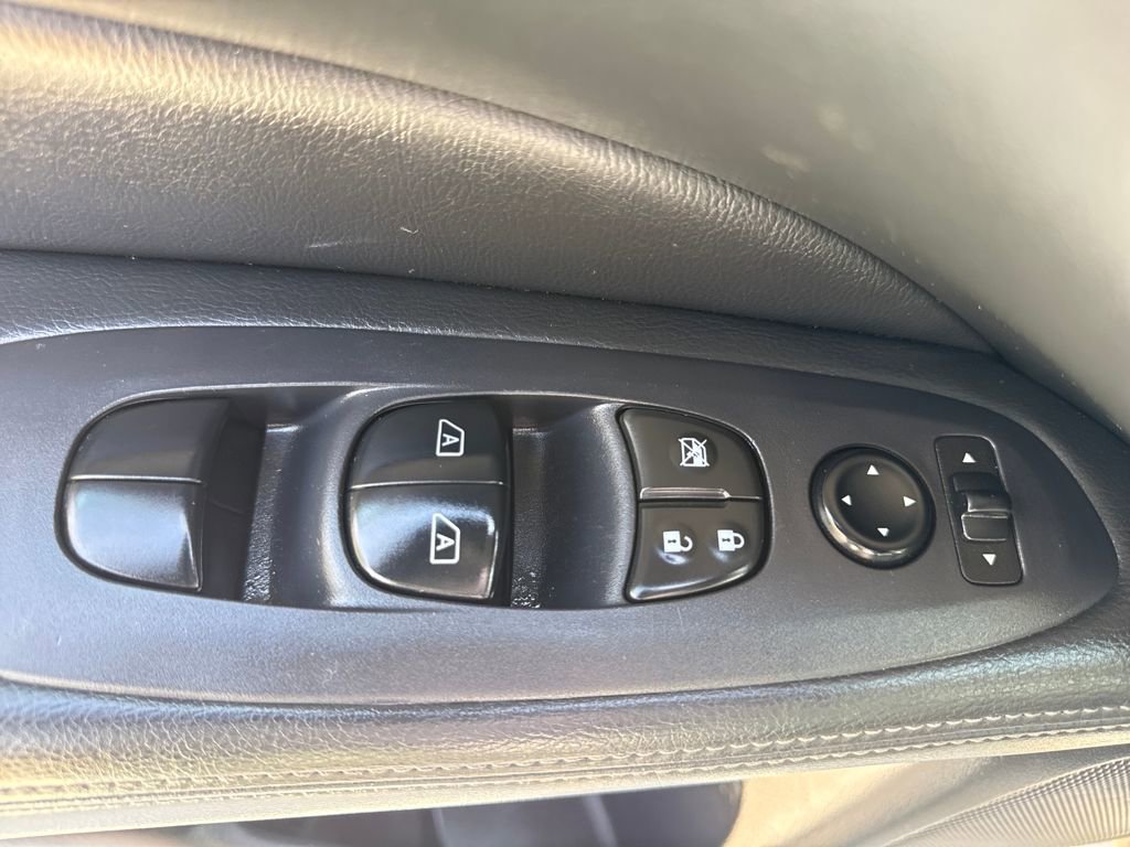 Used 2020 Nissan Pathfinder SL image 26