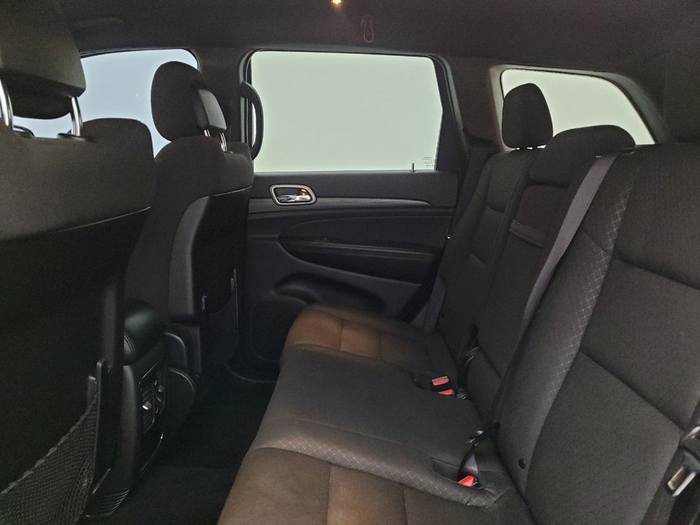 Used 2021 Jeep Grand Cherokee Laredo image 18