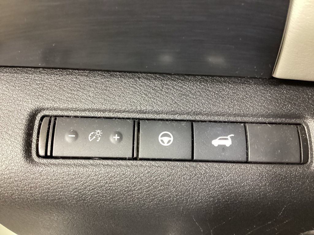 Used 2022 Nissan Pathfinder SL AWD/4WD image 19