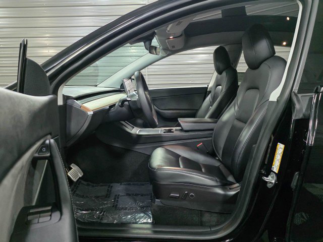 Used 2021 Tesla Model Y Performance image 13