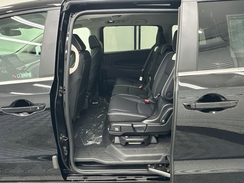 New 2026 Honda Odyssey Touring image 24