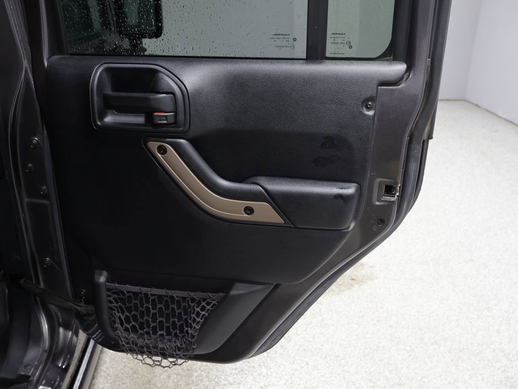 Used 2016 Jeep Wrangler Unlimited Sahara AWD/4WD image 20