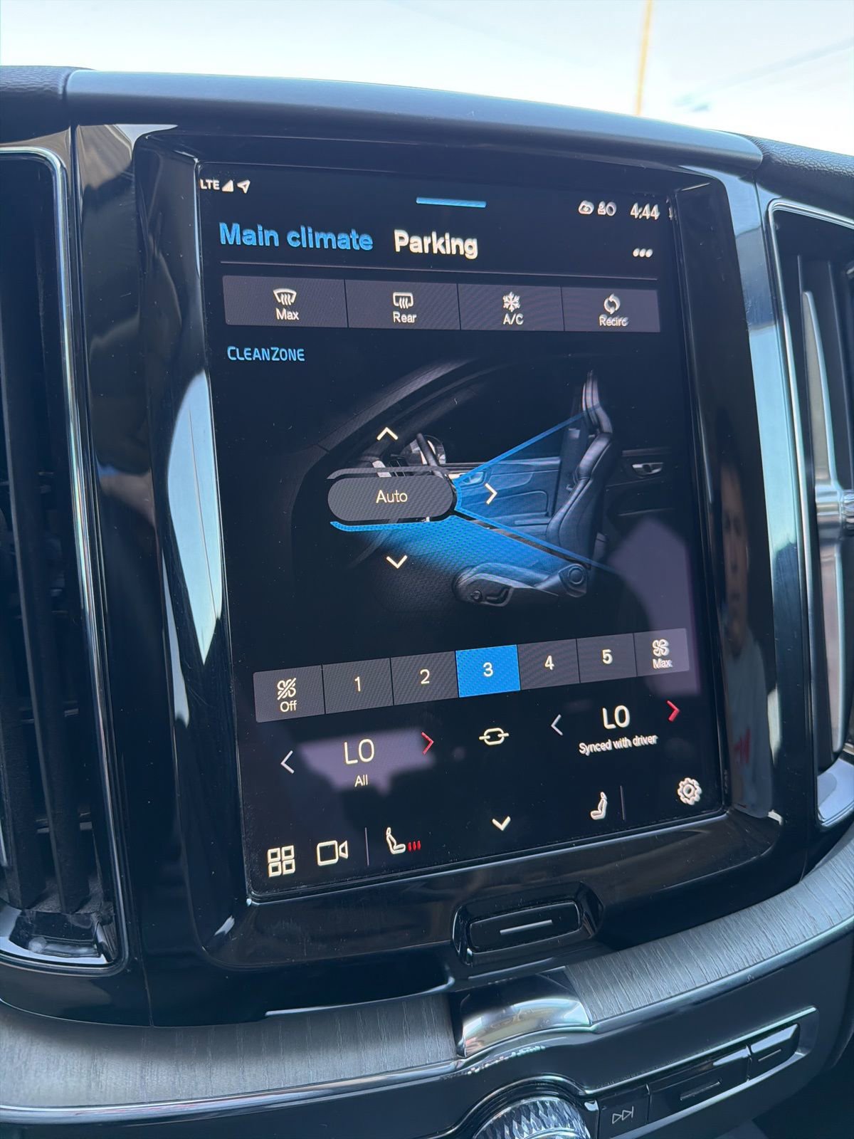 Used 2025 Volvo XC60 B5 Plus AWD/4WD image 15