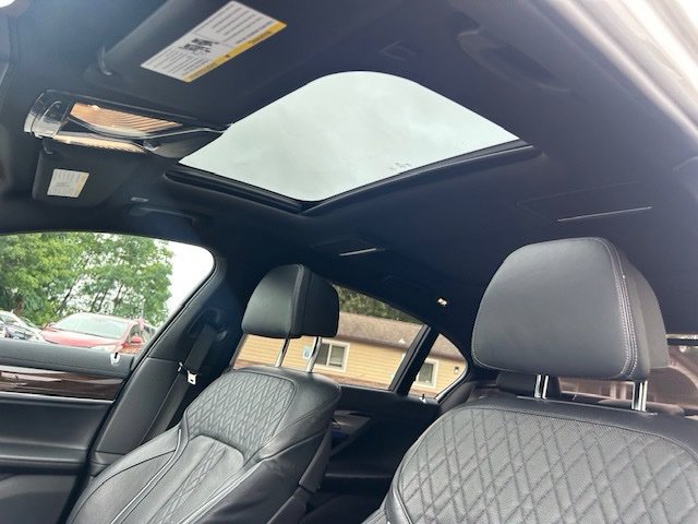 Used 2020 BMW 740i xDrive w/ M Sport Package AWD/4WD image 13
