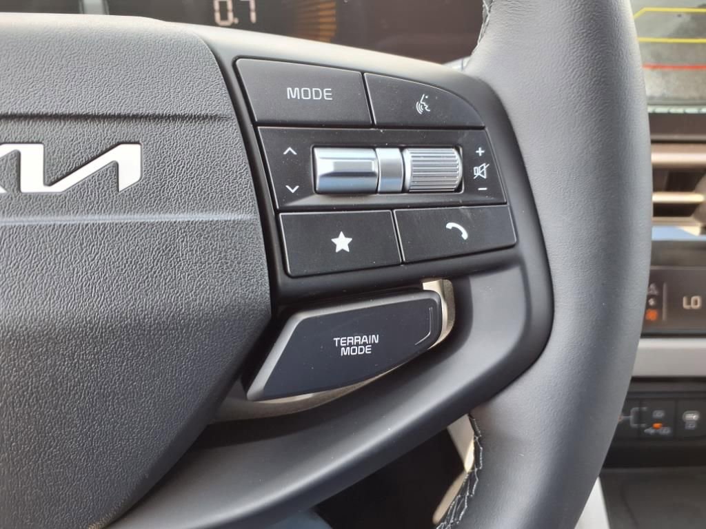 New 2026 Kia Sportage EX w/ EX Panorama Roof Package image 24