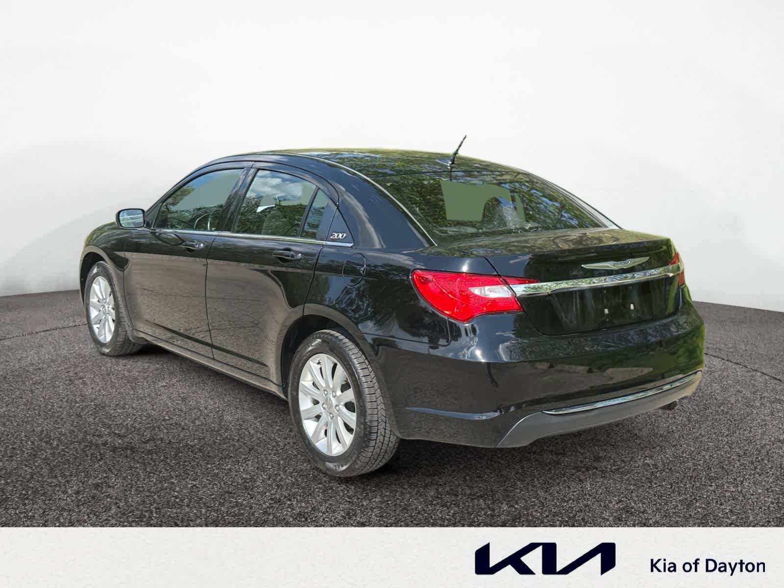 Used 2013 Chrysler 200 Touring w/ Cold Weather Group FWD image 7