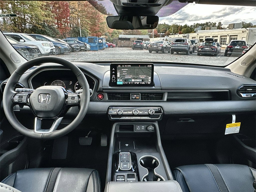 New 2025 Honda Pilot Touring image 23