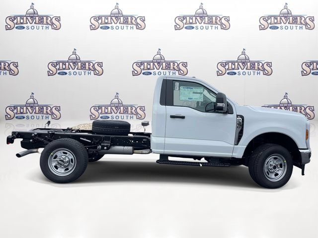 New 2026 Ford F350 XL w/ XL Chrome Package AWD/4WD image 2