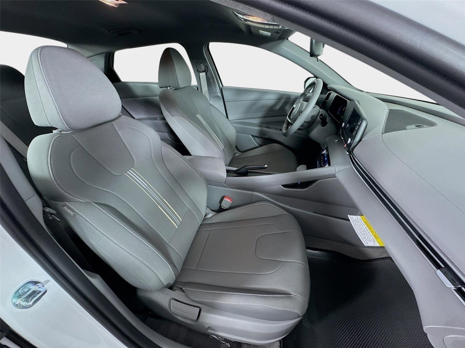 New 2026 Hyundai Elantra Sport FWD image 25