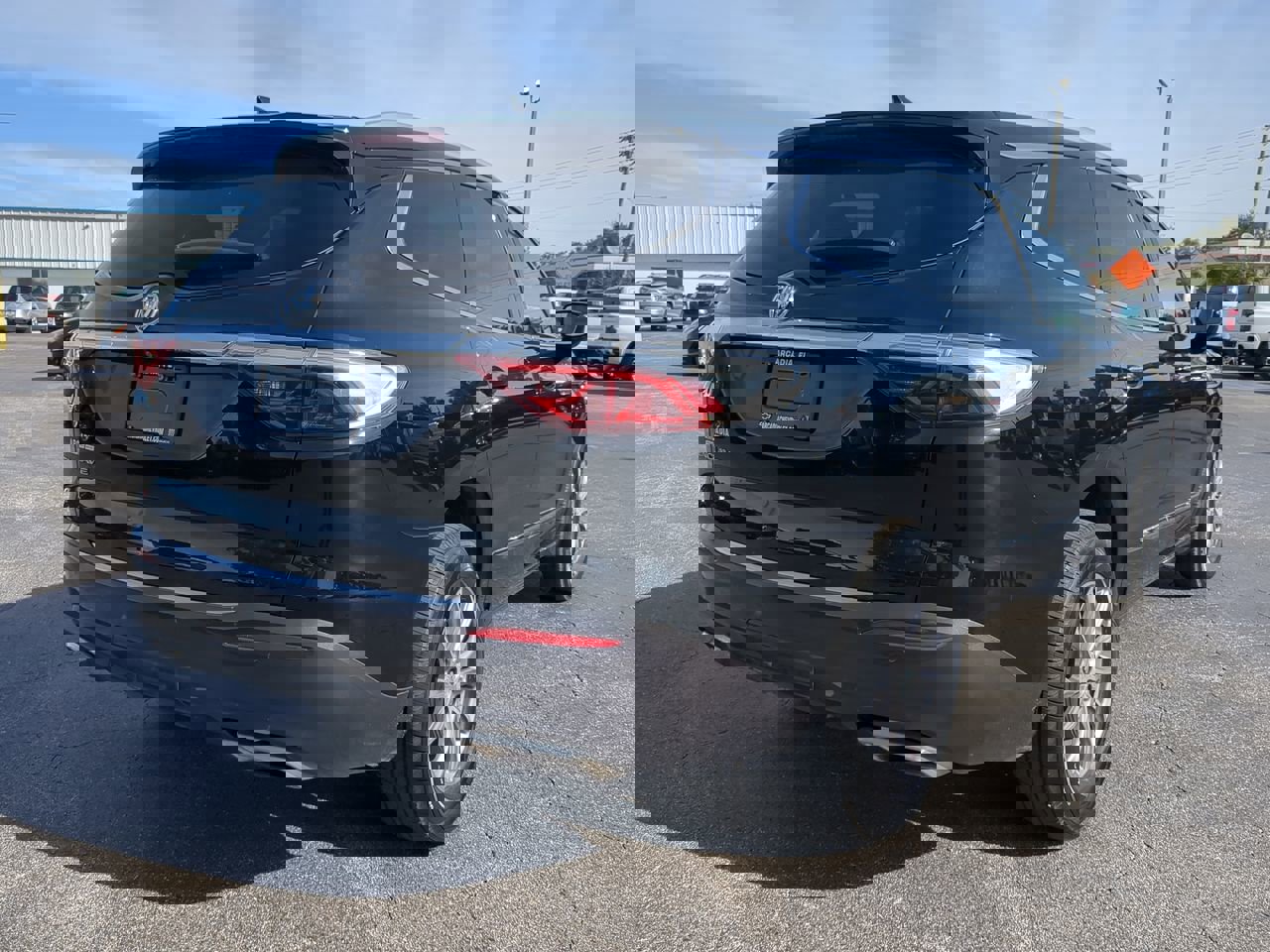 Used 2022 Buick Enclave Essence image 4