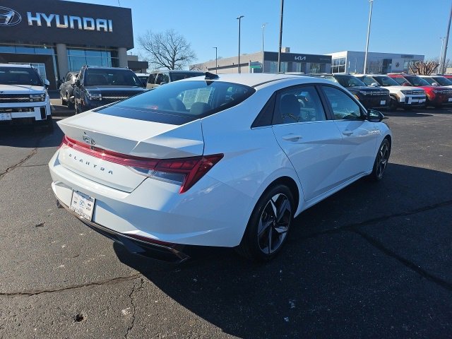 Used 2021 Hyundai Elantra SEL w/ Convenience + Premium Package image 5