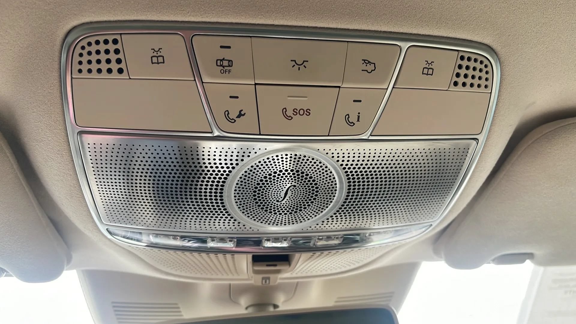 Used 2018 Mercedes-Benz S 560 Sedan image 23