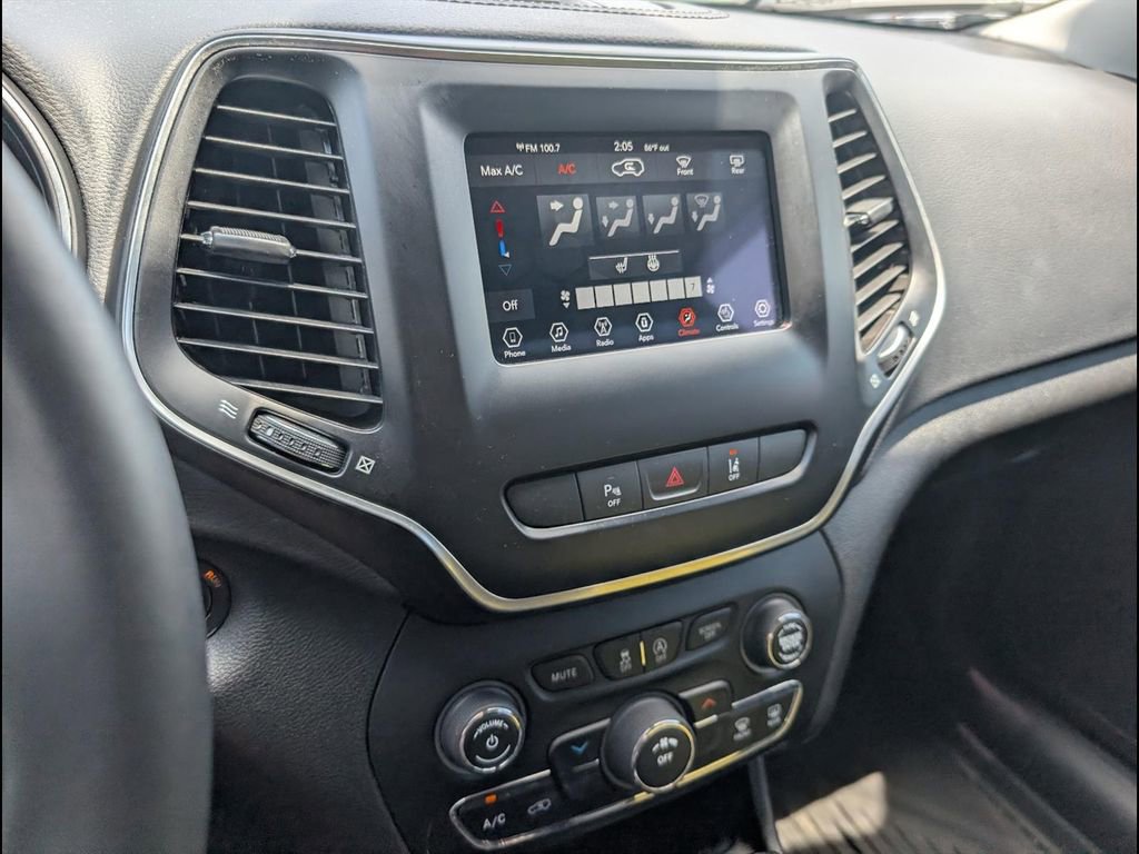 Used 2021 Jeep Cherokee Latitude Plus FWD image 17