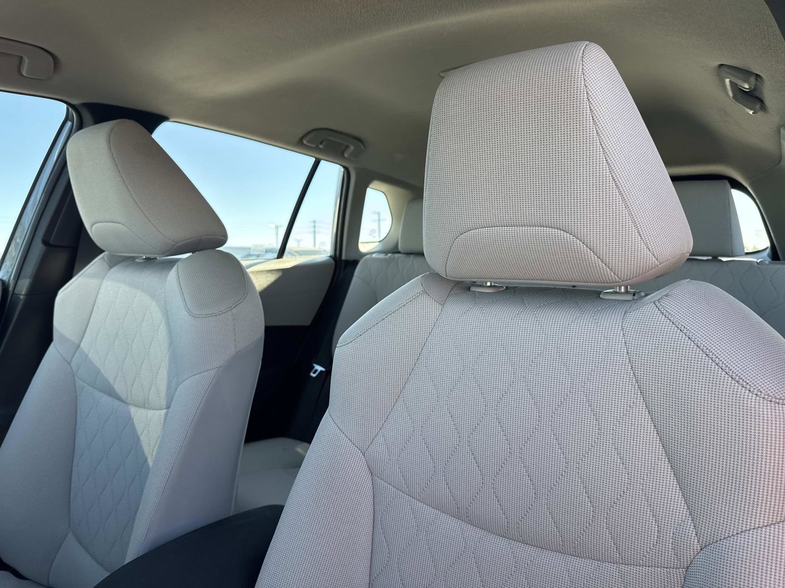 Used 2022 Toyota Corolla Cross L image 22