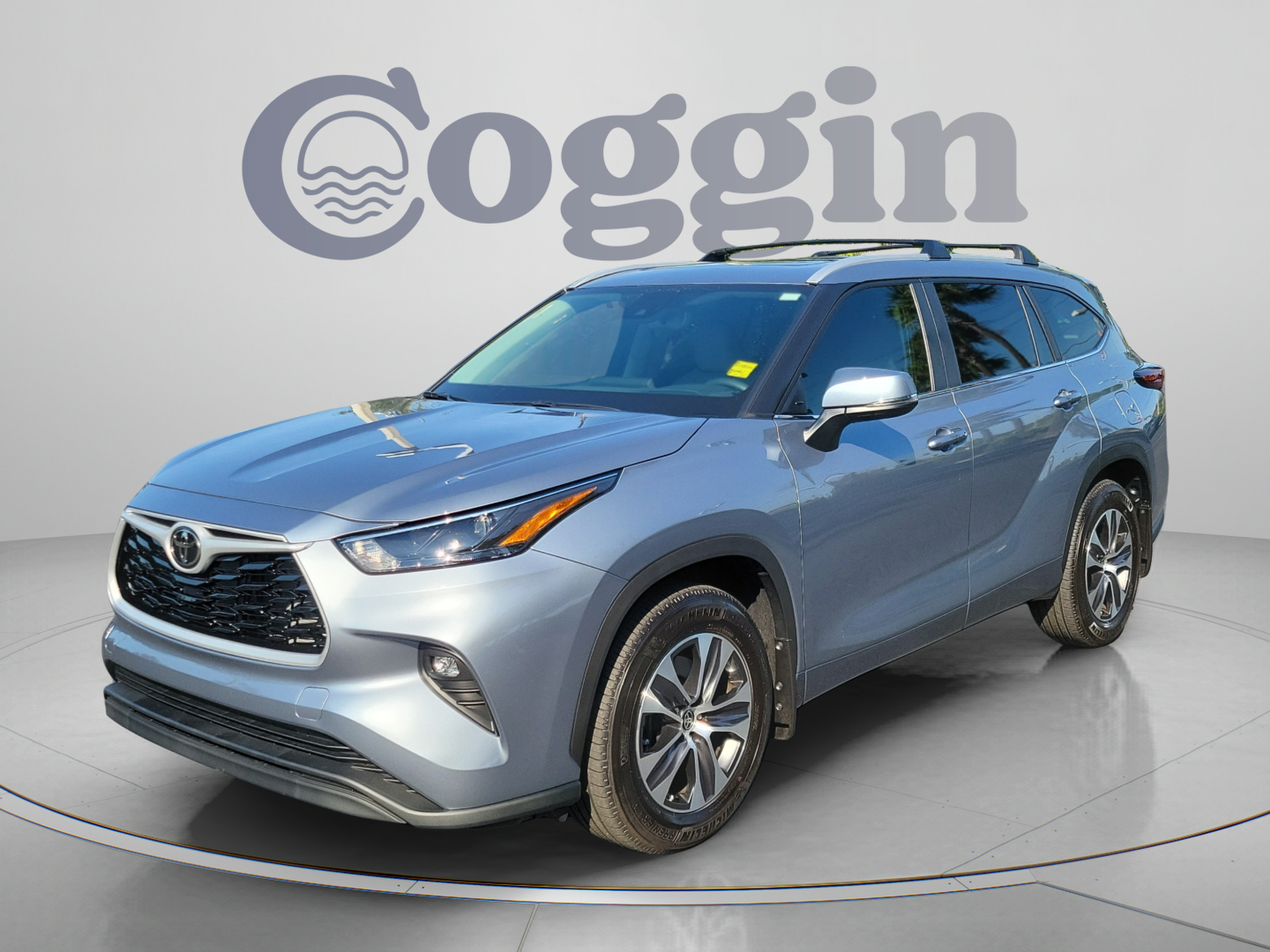 Used 2024 Toyota Highlander XLE FWD video 1