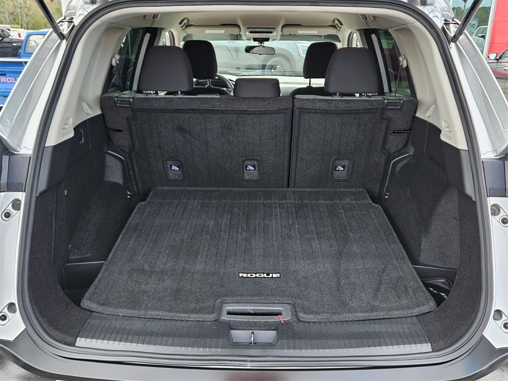 Used 2021 Nissan Rogue SV image 9