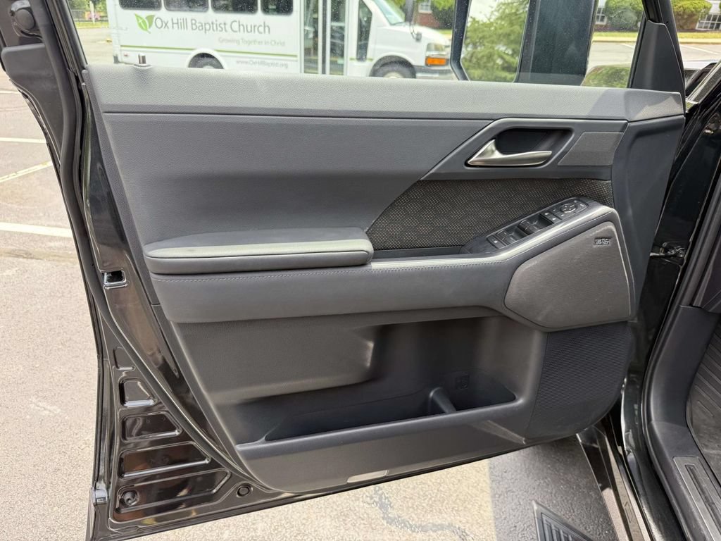 Used 2024 Lexus GX 550 AWD/4WD image 12