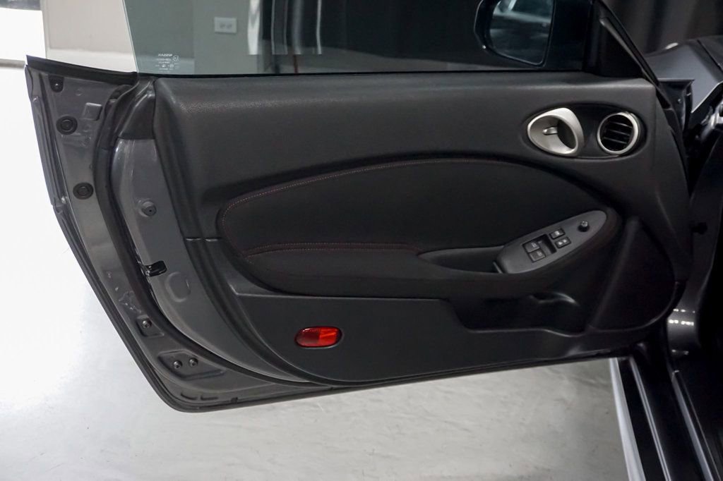 Used 2012 Nissan 370Z NISMO image 18