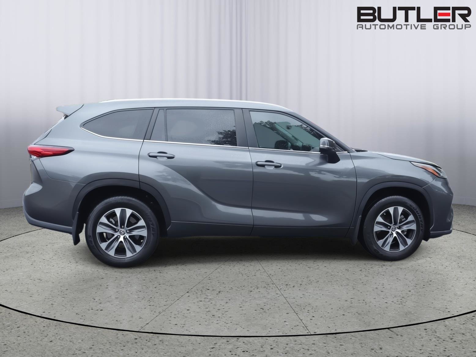 Used 2023 Toyota Highlander XLE FWD image 7