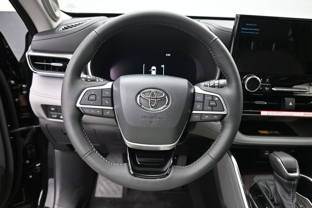 Certified 2026 Toyota Highlander Limited AWD/4WD image 17