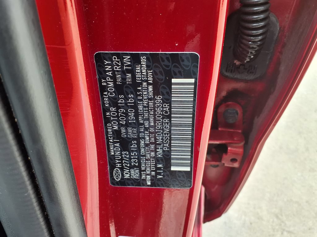 Used 2024 Hyundai Elantra Limited FWD image 38