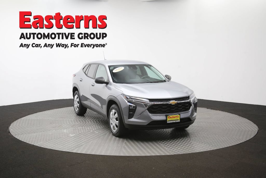 Used 2024 Chevrolet Trax LS FWD image 49