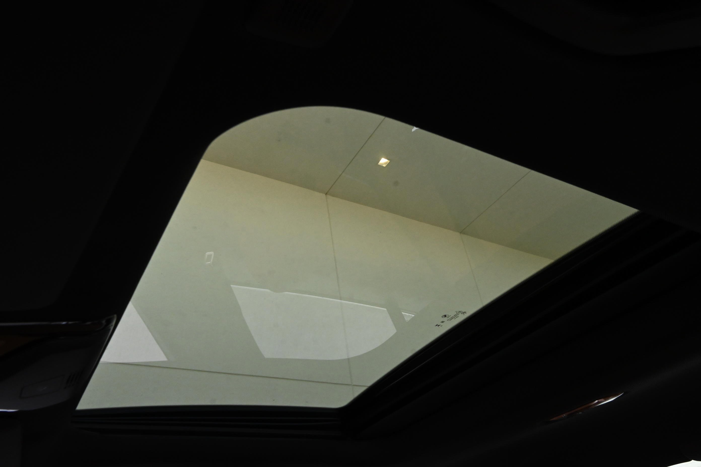 Certified 2025 BMW 330i Sedan image 24