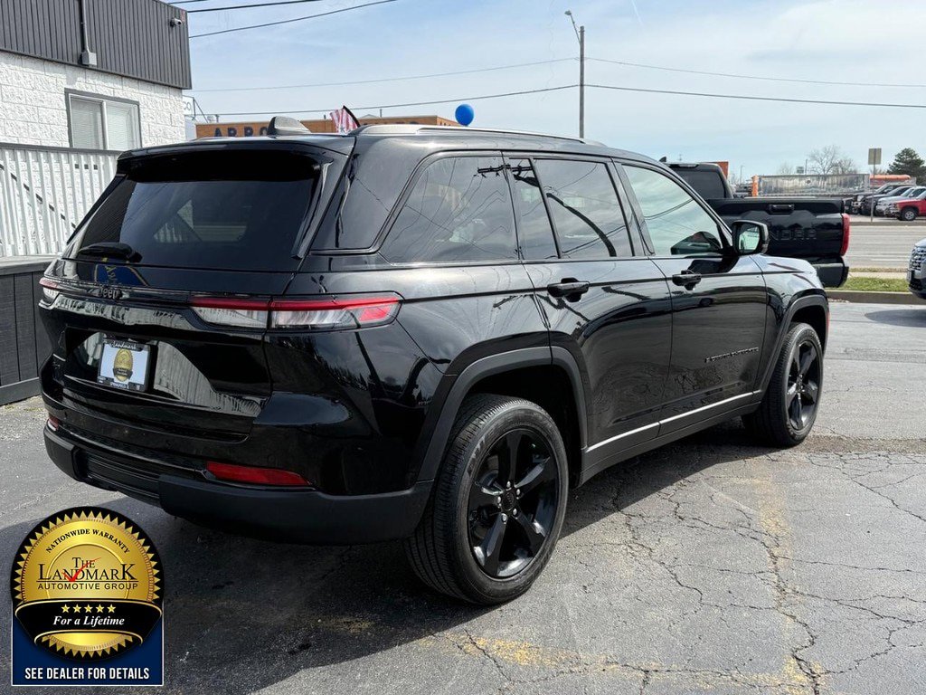 Used 2023 Jeep Grand Cherokee Altitude image 5