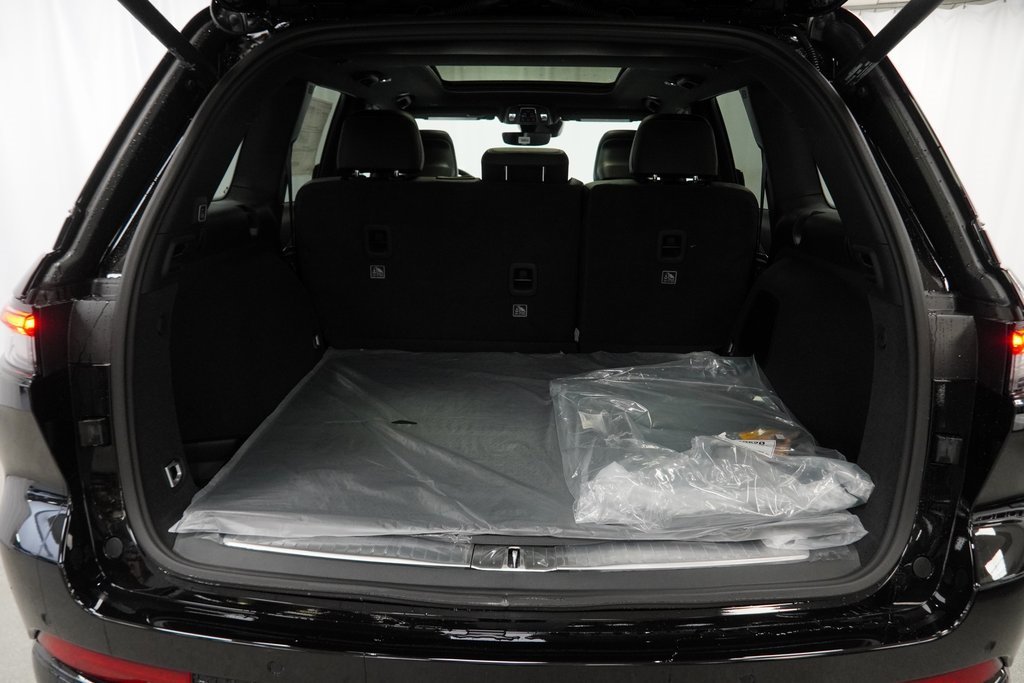 New 2025 Jeep Grand Cherokee Summit w/ Obsidian Package image 31