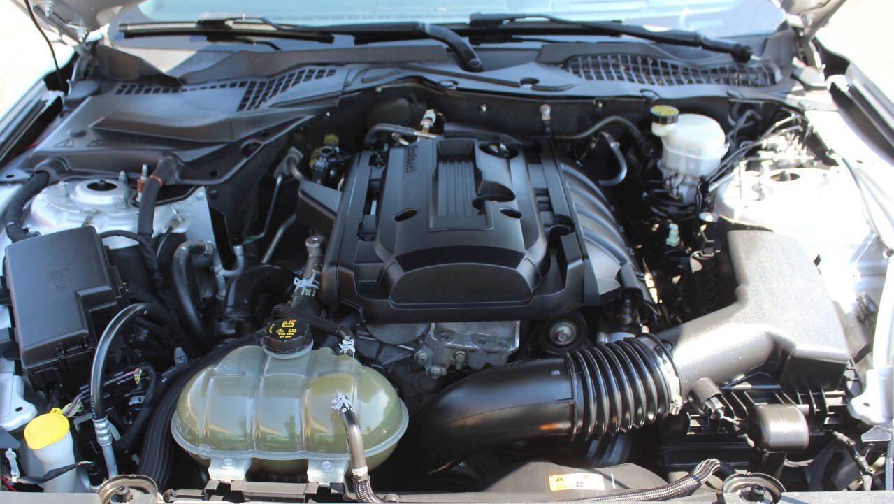Used 2015 Ford Mustang Premium w/ Equipment Group 201A RWD image 9