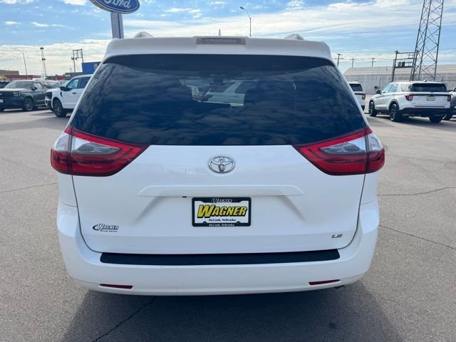 Used 2020 Toyota Sienna LE FWD image 4