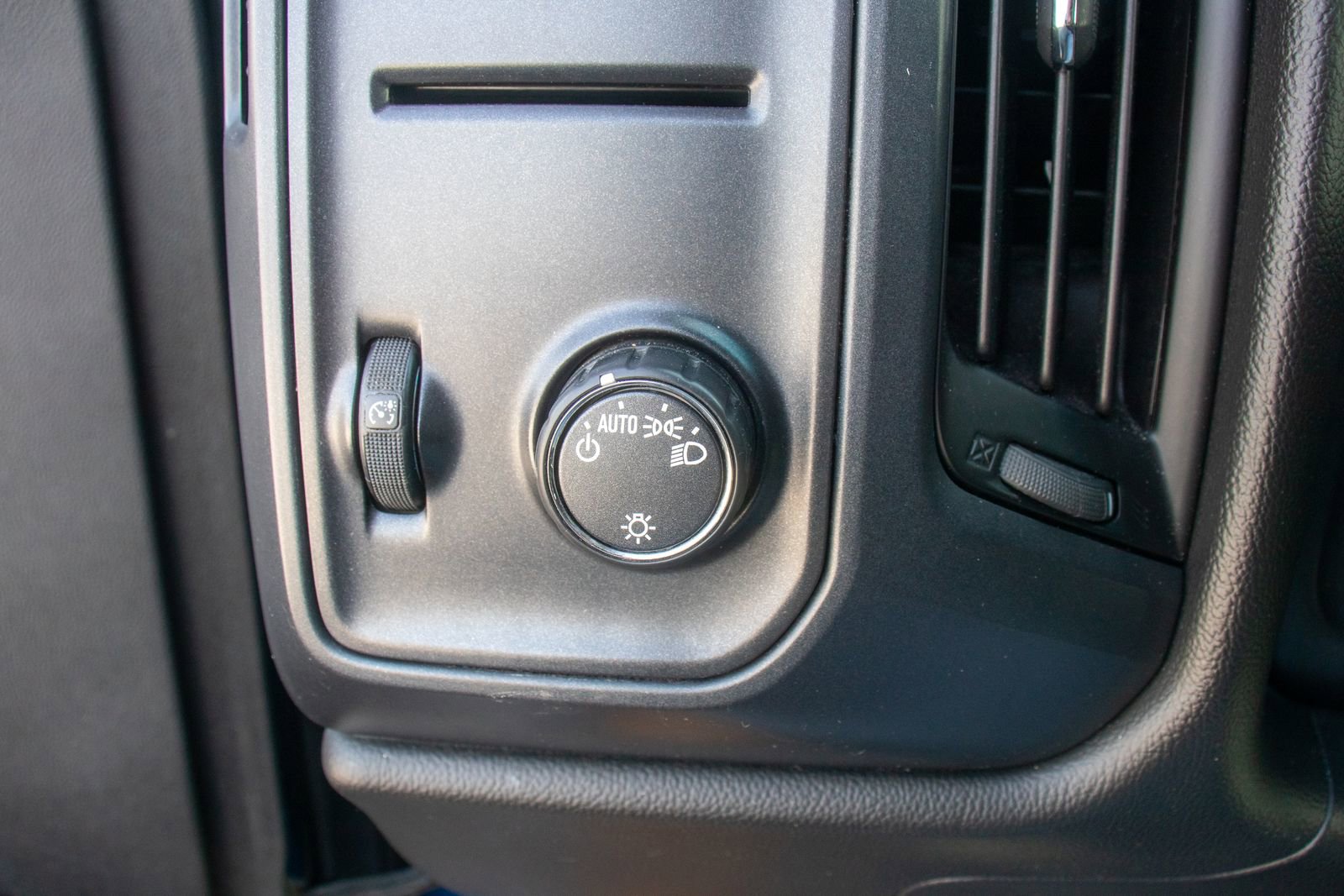 Used 2016 GMC Sierra 1500 4x4 Double Cab w/ Sierra Convenience Package image 16