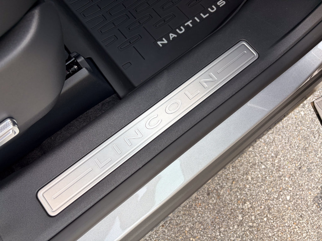 New 2026 Lincoln Nautilus Reserve w/ Jet Appearance Package AWD/4WD image 35