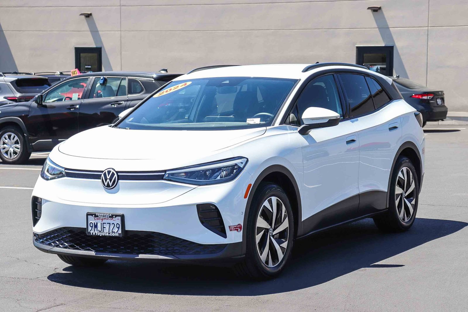 Used 2024 Volkswagen ID.4 2WD image 3