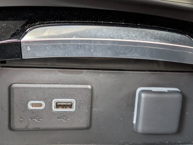 Certified 2023 Buick Envision Essence FWD image 33