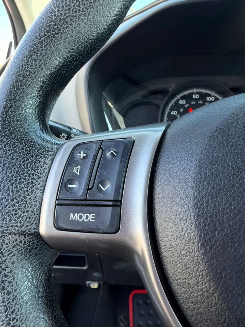 Used 2016 Toyota Yaris LE FWD image 30