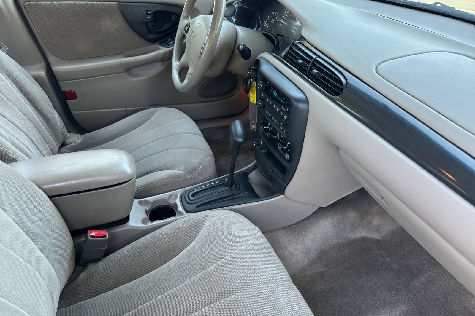 Used 2002 Chevrolet Malibu V6 w/ Preferred Equipment Group 1 FWD image 15