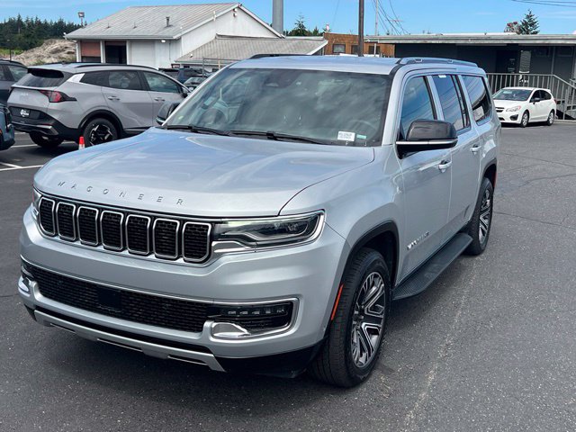 Used 2024 Jeep Wagoneer L Series II w/ Flexible Seating Group AWD/4WD image 3
