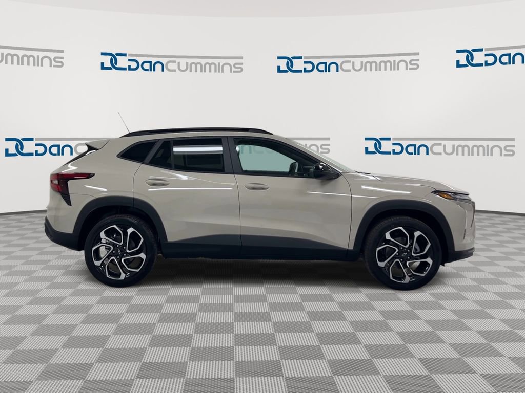 New 2026 Chevrolet Trax RS w/ Sunroof Package image 9